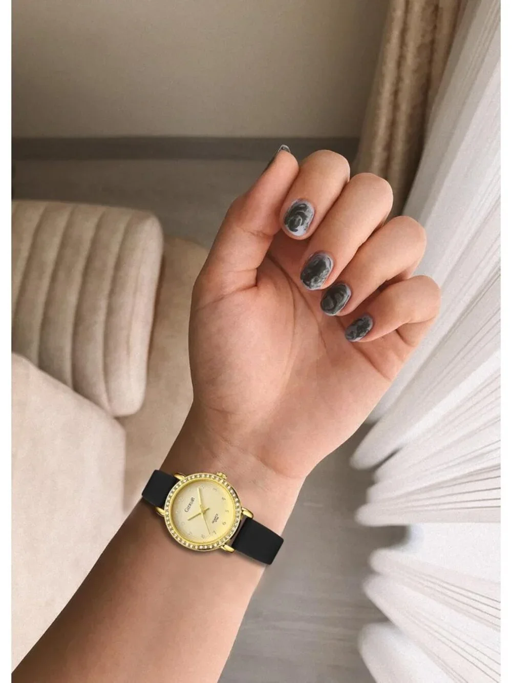 Women's Black Gold Analog Quartz Crystal Rhinestone Bezel Waterproof Wrist Watch